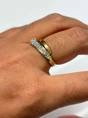 Jonc en Or jaune 18K avec 13 diamants