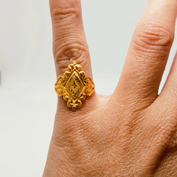 Bague Ancienne en Or Jaune 21 carats