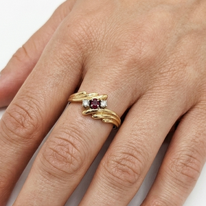 Trilogie Or Jaune 18K - 1.57 G avec Diamants et Rubis