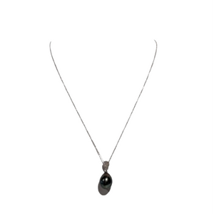 Collier en Or Blanc avec Diamants et Perle