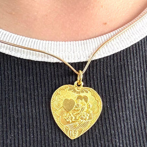 Pendentif en Or Jaune 22 Carats Motifs Asiatiques Coeurs Fleurs