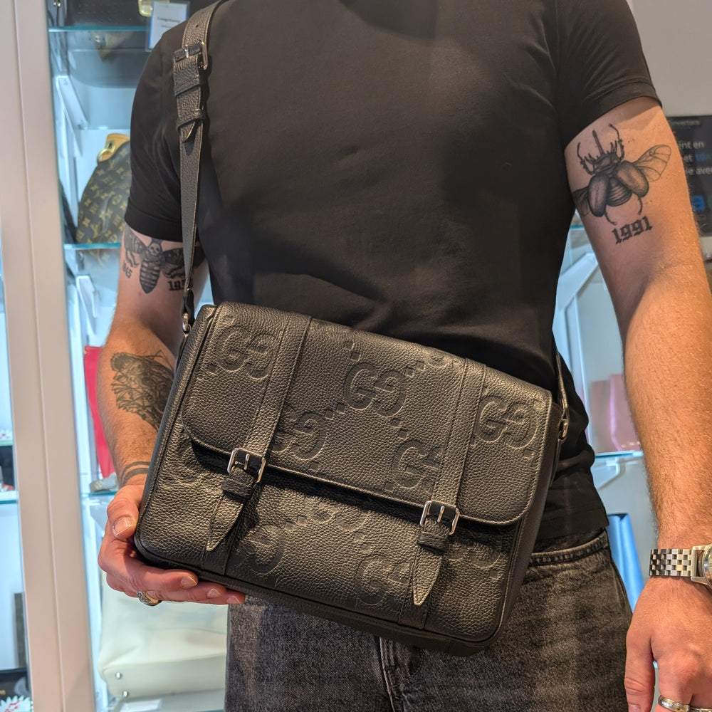 Sacoche Gucci GG Jumbo en Cuir Noir en très bon état