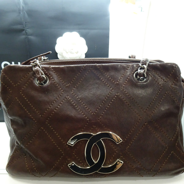 Sac à main Chanel Wild Stitch marron en cuir veau 2005
