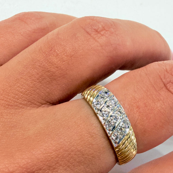 Bague empierrée en Or Jaune & Blanc 18k