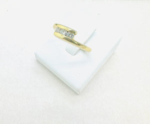 Bague en Or jaune 3 diamants 18K