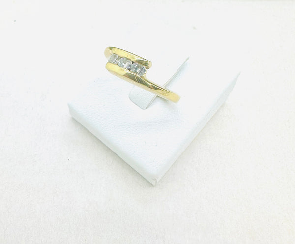 Bague en Or jaune 3 diamants 18K