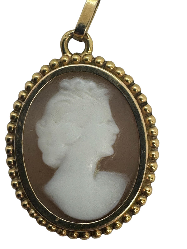 Pendentif Camée en Or Jaune 18K - 2.55 Grs