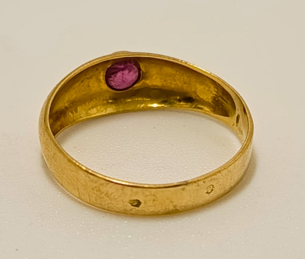 Bague Jonc Or Jaune 18K avec un Grenat
