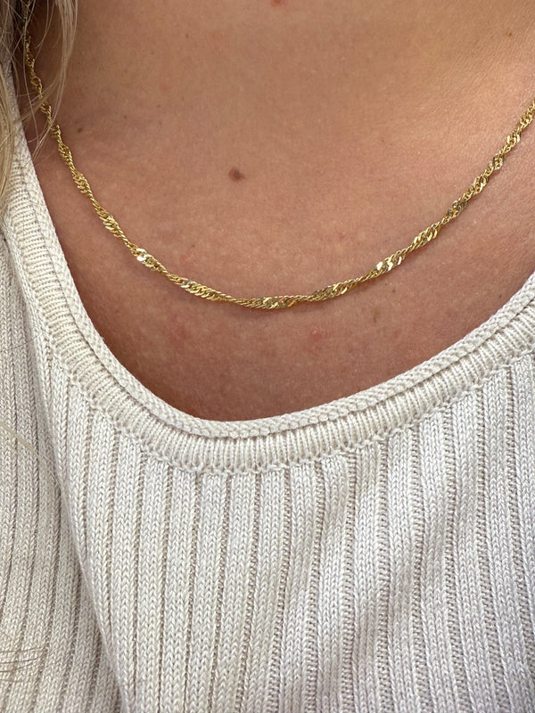 Collier torsadé en Or jaune 18k Lg 44cm