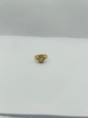 Bague en or jaune avec pierre centrale oxyde de zirconium