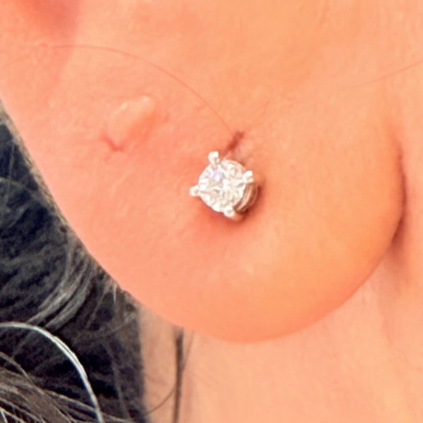 Boucles d'oreilles en or jaune et diamants 18k - 0.82 G