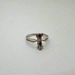 Bague en or blanc 18 carats avec zirconium et saphir – T 50,5