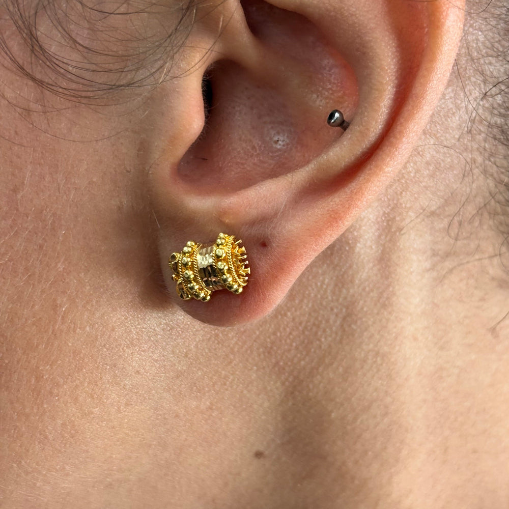 Boucles d'oreilles  en or jaune 18 carats Poids - 2.94 Grs