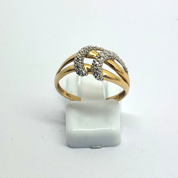 Bague ancienne en or 18 carats avec 2 diamants
