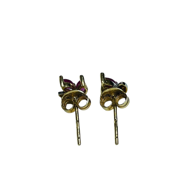 Boucles d'oreilles en or jaune avec pierre grenat