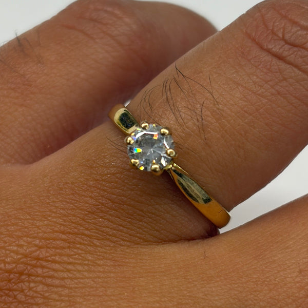 Bague Solitaire en Or Jaune  avec  Oxyde de Zirconium
