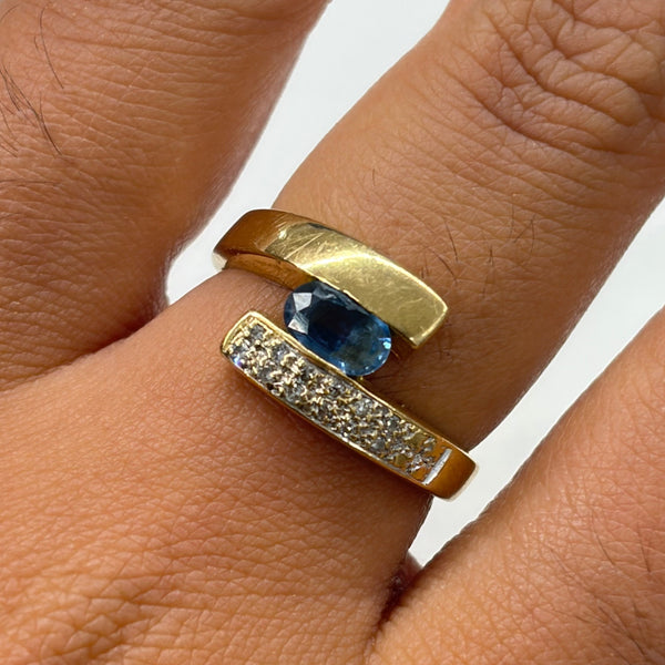 Bague en Or Jaune 18 K avec Diamants et Saphir