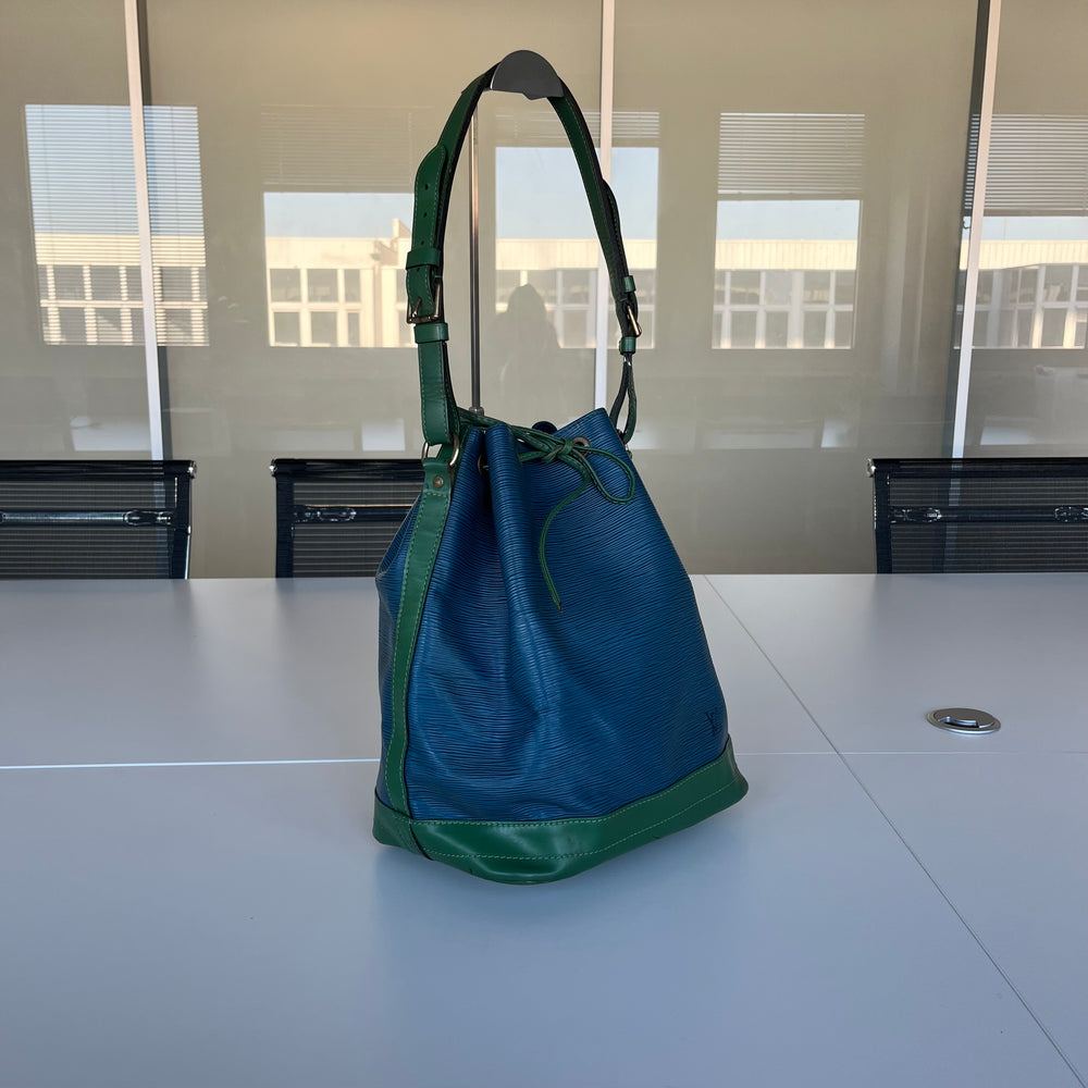 Louis Vuitton Noé Vintage en Cuir Épi Bleu
