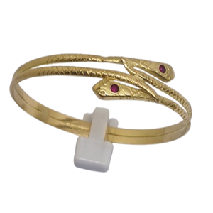 Bracelet Jonc Serpent en Or Jaune 18 Carats avec Rubis 28.31 Grs