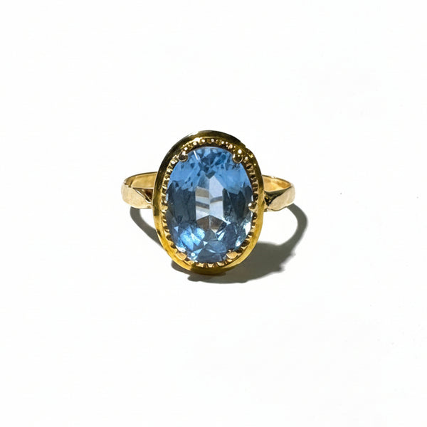 Bague ancienne en or jaune 18K avec spinelle bleu ovale - T58