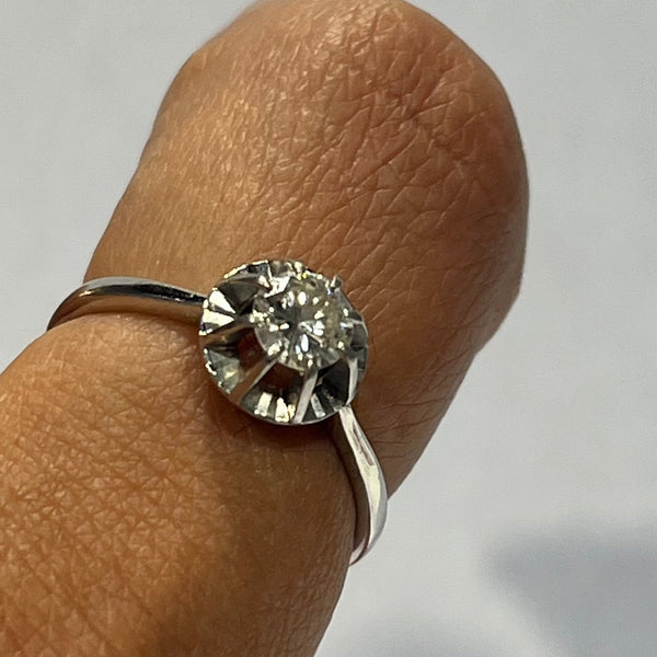 Bague Empierrée en Diamant en Or Blanc 18 Carats