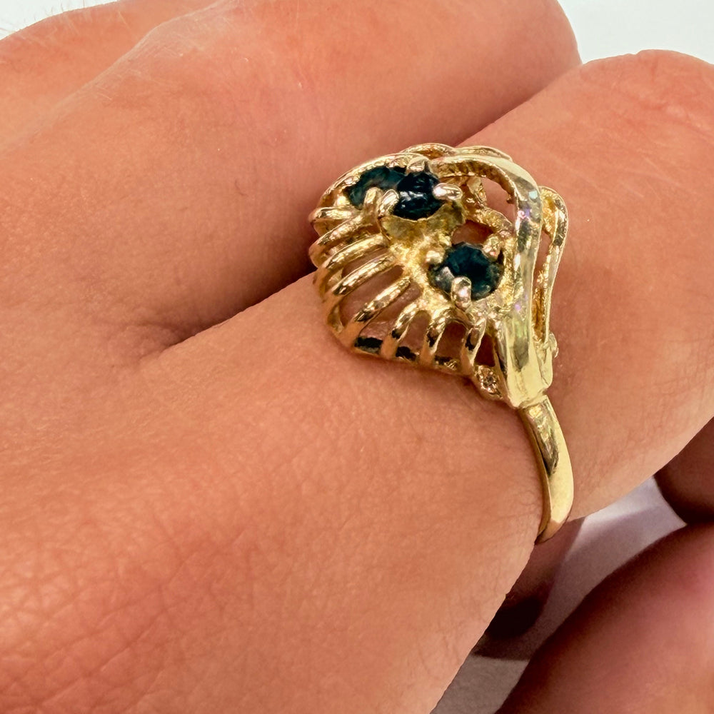 Bagues en or jaune 18k avec saphirs