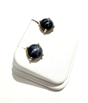 Boucles d'oreilles en or jaune 18k avec saphirs étoilés