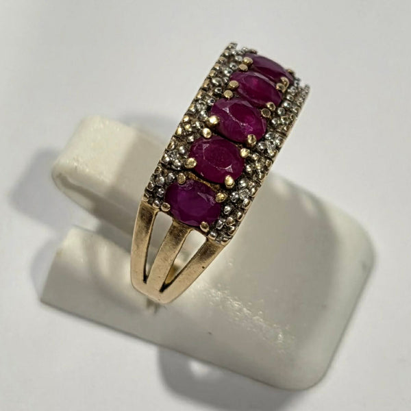 Bague en Or 18 Carats avec 5 Rubis