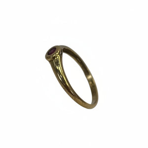 Bague en Or Jaune 18k avec pierre rouge