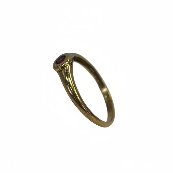 Bague en Or Jaune 18k avec pierre rouge