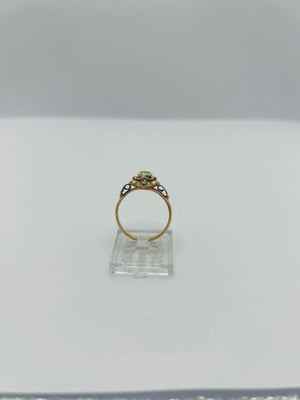 Bague en or jaune avec pierre centrale oxyde de zirconium