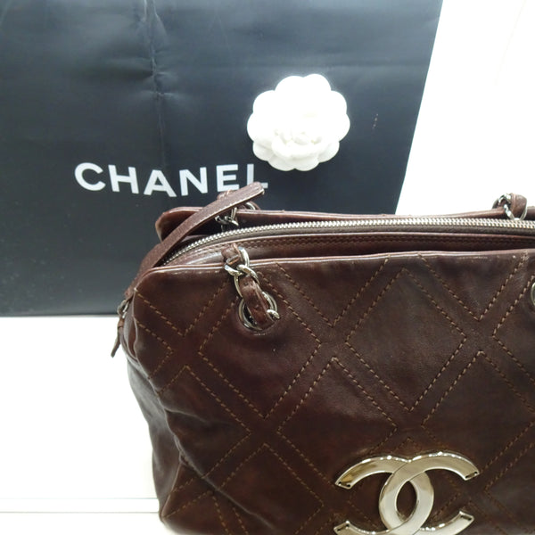 Sac à main Chanel Wild Stitch marron en cuir veau 2005