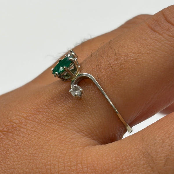 Bague empierrée en Or Gris 18 K