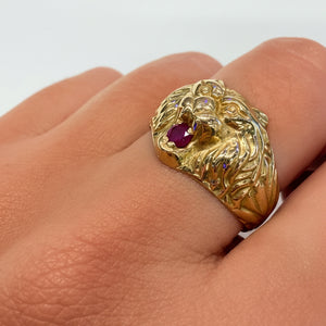 Bague Tête de Lion Or Jaune 18k avec Rubis