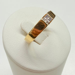Baguette en or jaune 18k avec 4 éclats de diamants