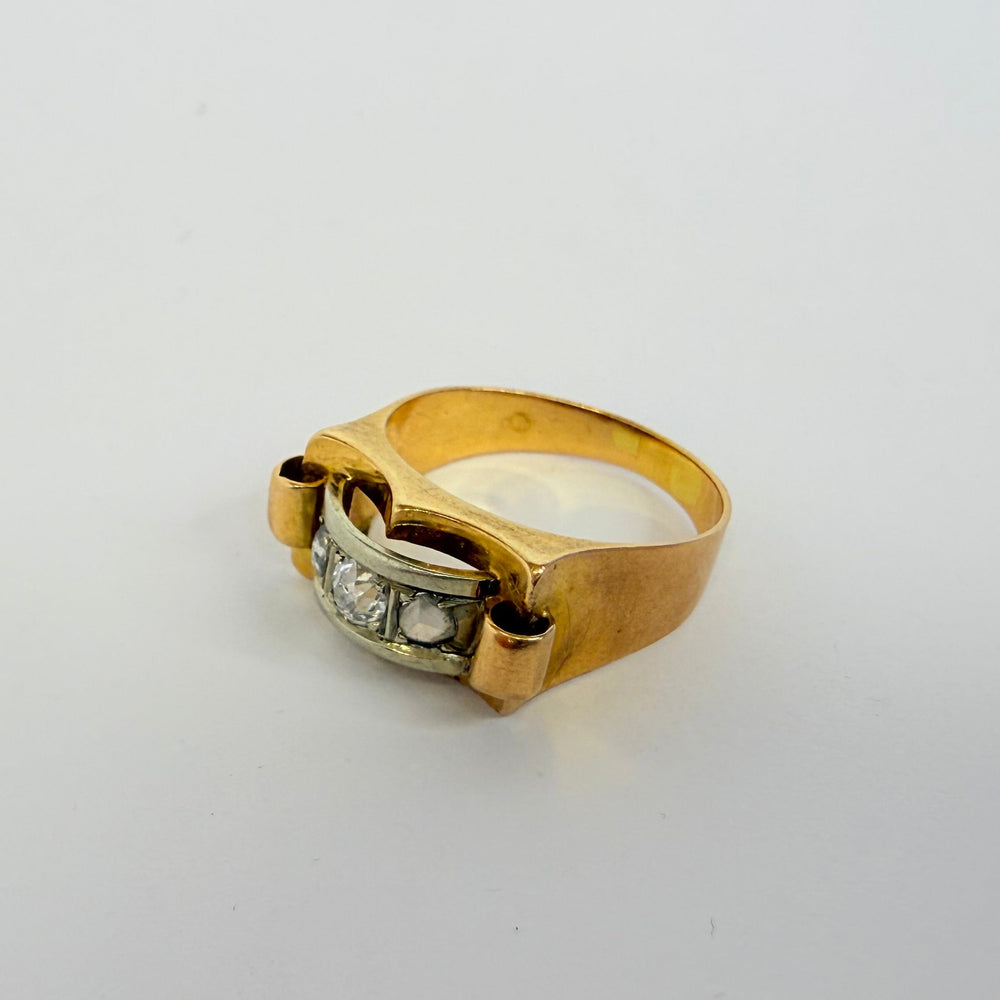 Bague en or 18 carats et 3 diamants taille 58