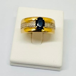 Jolie bague en or blanc avec saphir et diamants