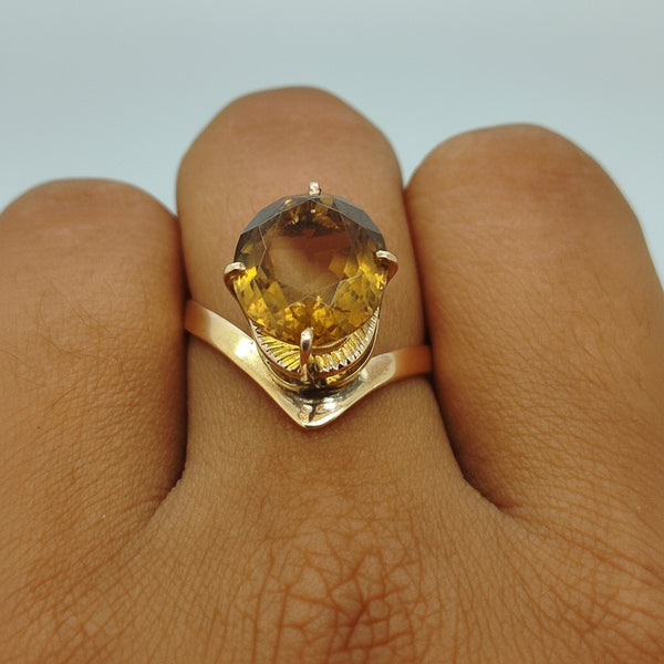 Bague en or jaune 18 carats avec Citrine