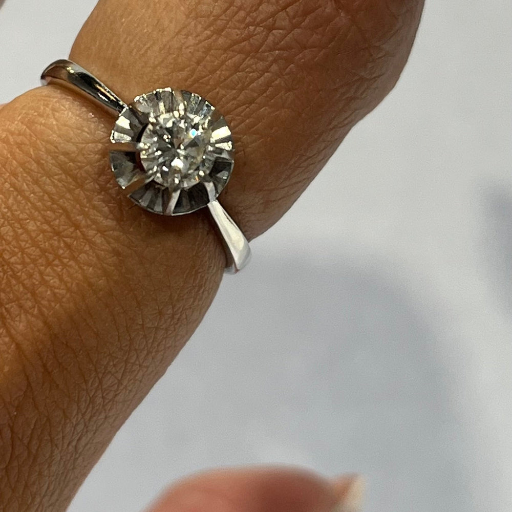 Bague Empierrée en Diamant en Or Blanc 18 Carats