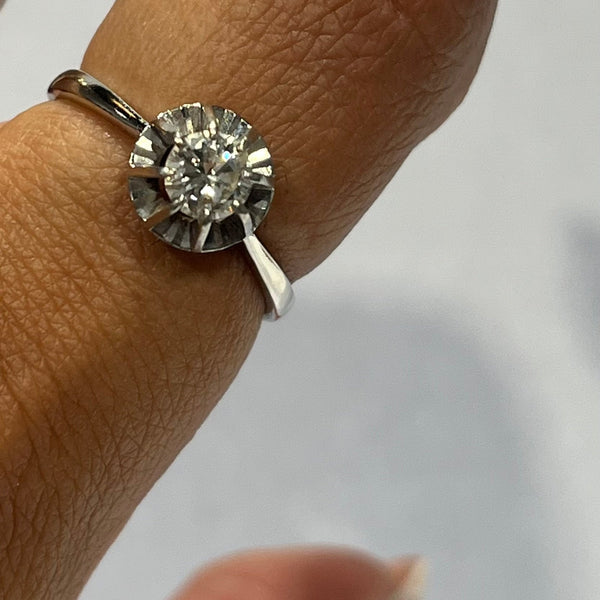 Bague Empierrée en Diamant en Or Blanc 18 Carats