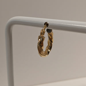 Boucles d'oreilles créoles en or jaune 18K
