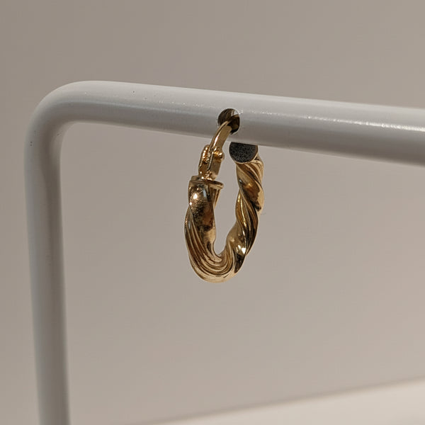 Boucles d'oreilles créoles en or jaune 18K