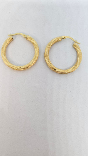 Créoles en Or jaune 18k avec fermoirs cliquets