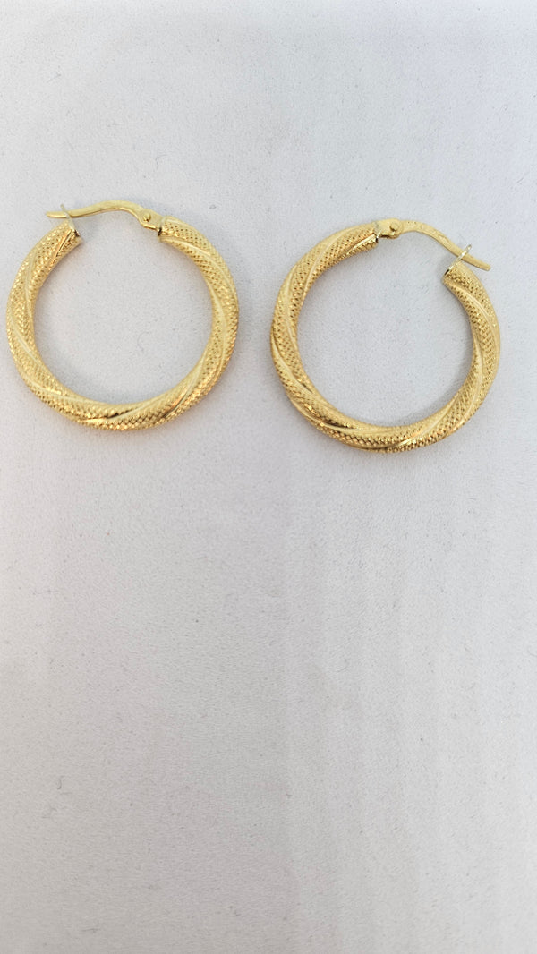 Créoles en Or jaune 18k avec fermoirs cliquets