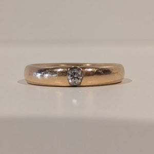 Jonc en or jaune 18 carats serti d'un Diamant