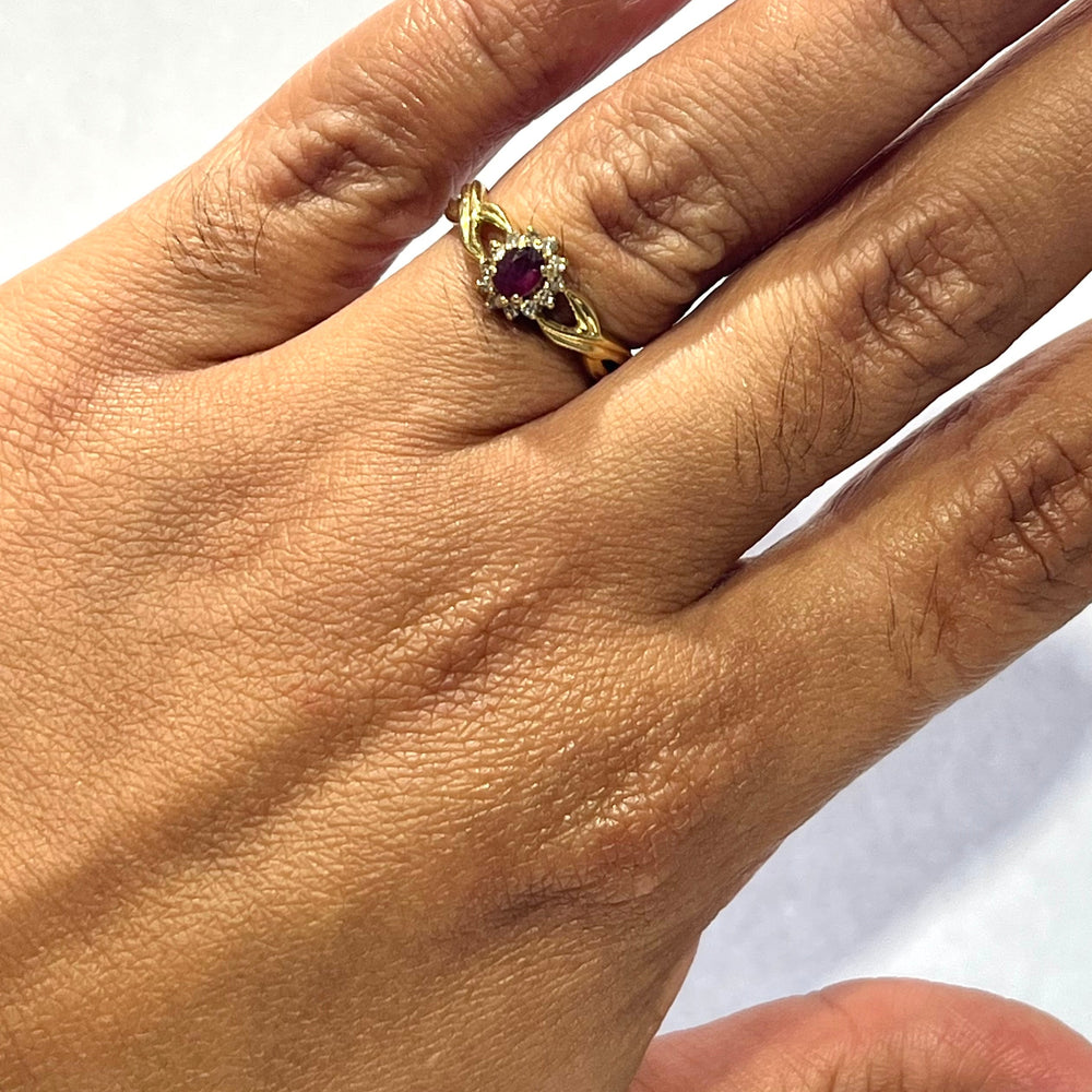 Bague Marguerite Or Jaune 750/1000 avec Diamants et Rubis
