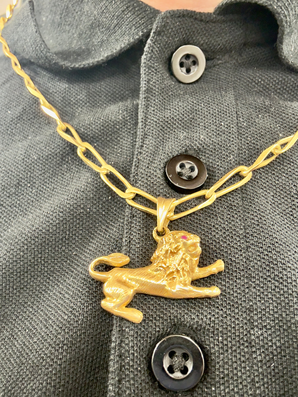 Pendentif lion en or jaune 18K 14.32 Grs