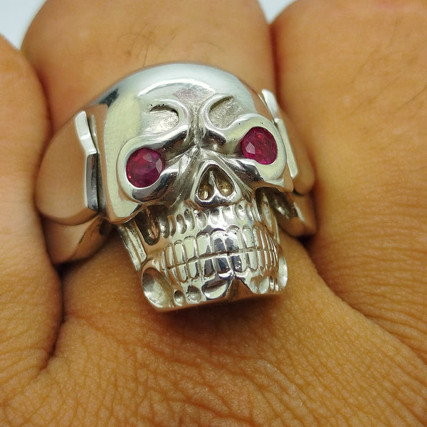 Bague tête de mort en Or Blanc 18 carats