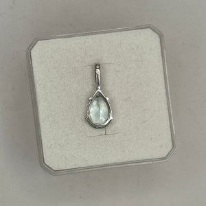 Pendentif Médaille Aigue Marine en Or Gris 18 Carats