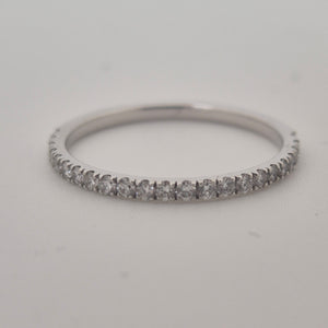 Alliance Demi Tour en Or Blanc 18 K avec Diamants 1.18 Grs